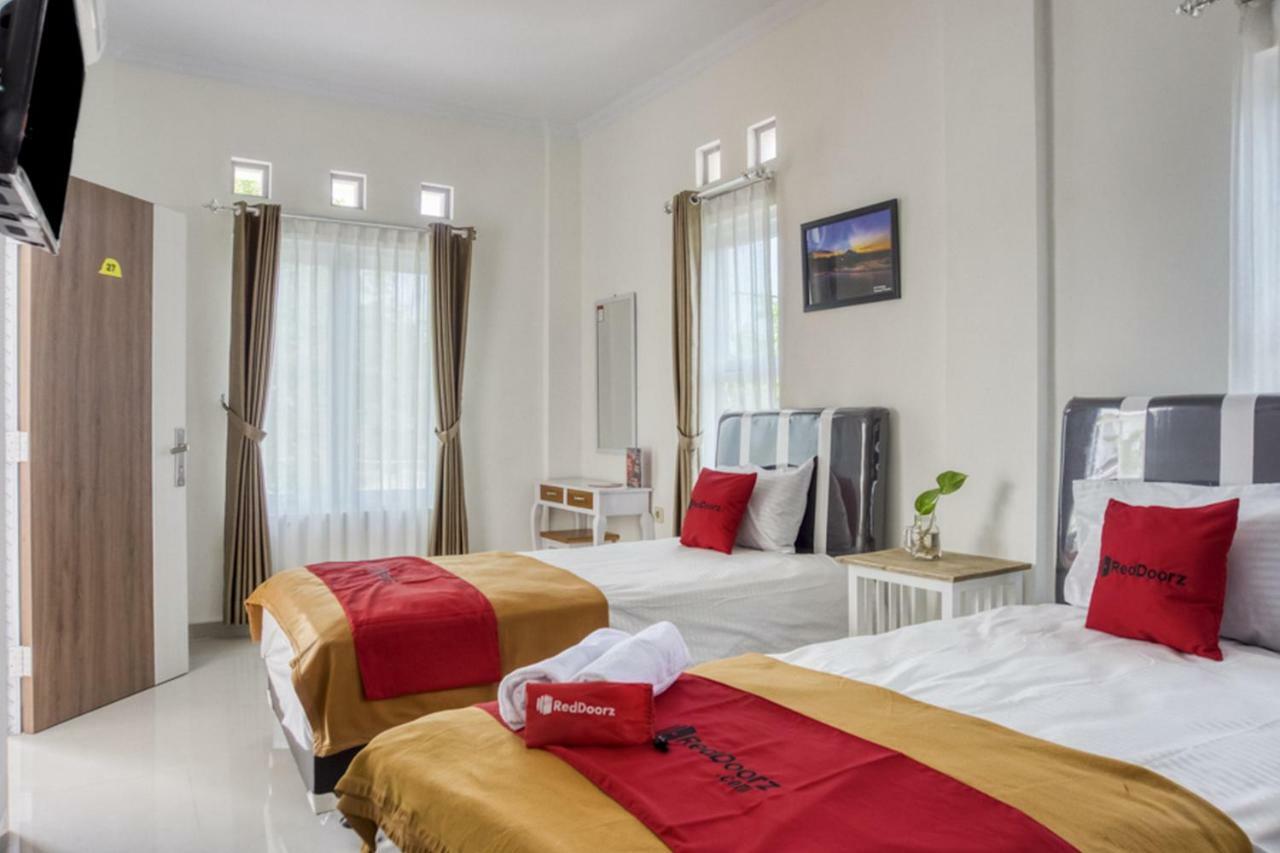 Reddoorz Syariah Near Taman Pelangi Monjali Hotel Melati Exterior foto